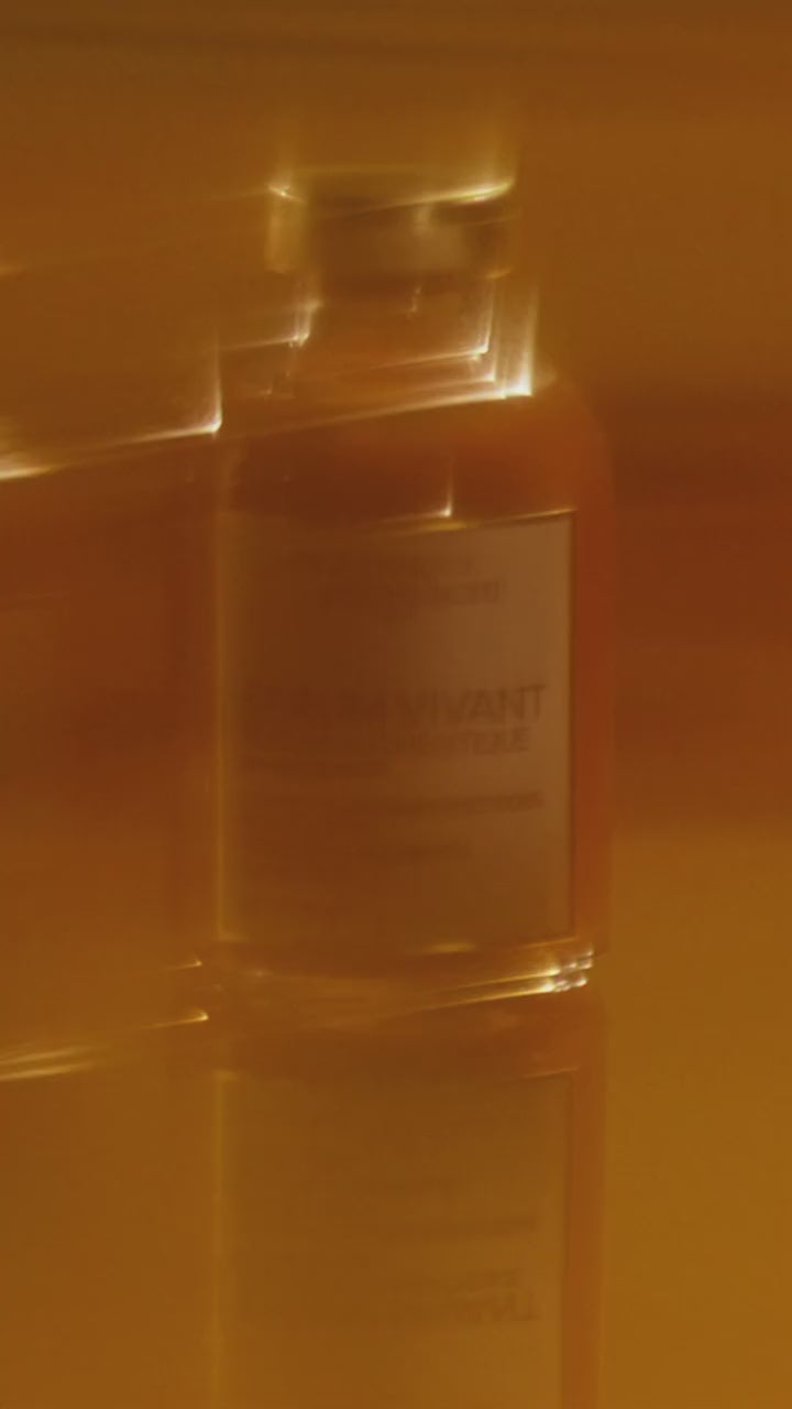 Načíst video: SÉRUM VIVANT + dárek v podobě elegantní sametové taštičky